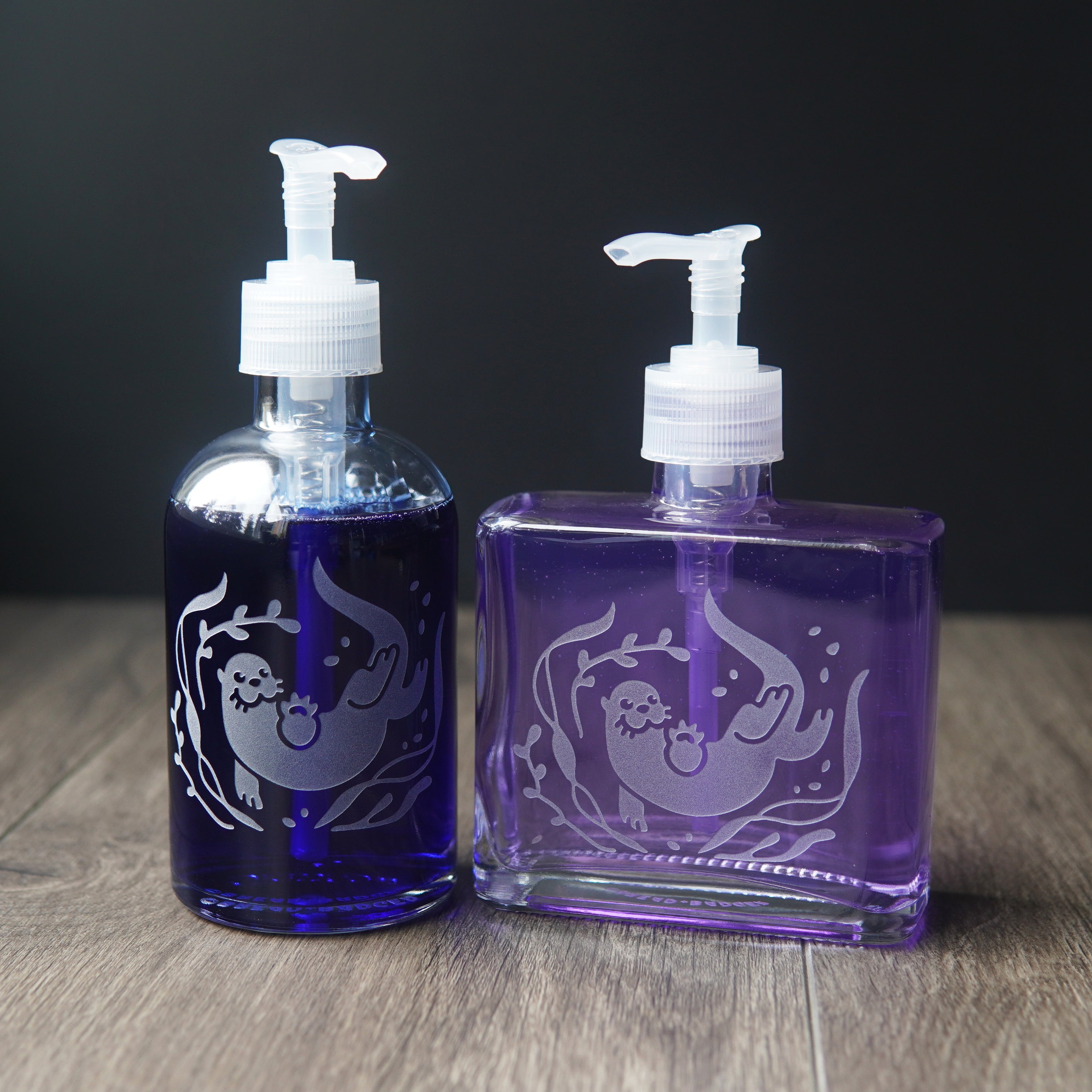 ドロヘドロ　ソープボトル　AKUMA Soap Bottle MHzSHOP Otter Soap Dispenser - Recycled Glass Pump Bottle – Bread and Badger