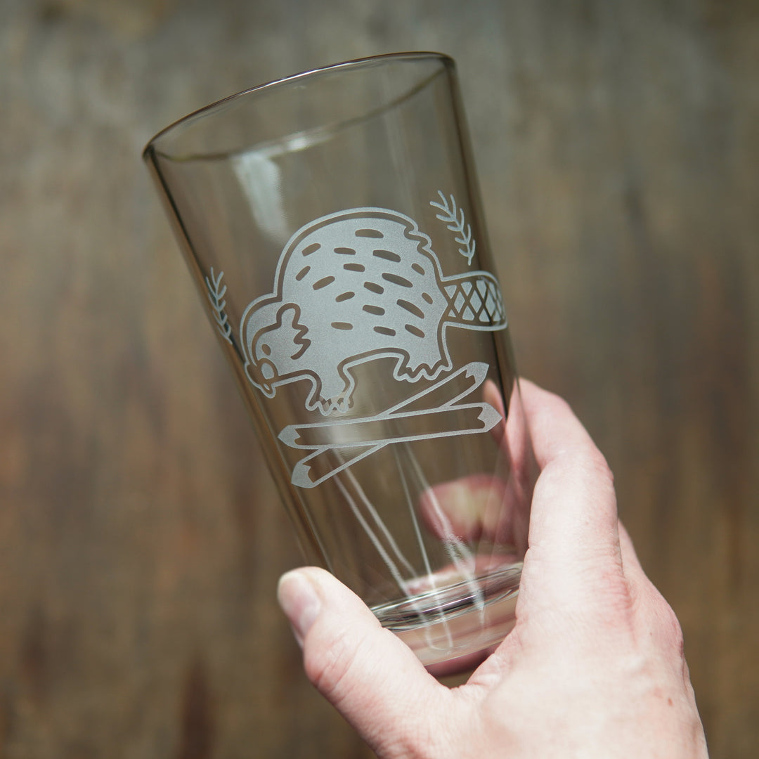 Beaver Pint Glass - Oregon State etched glassware