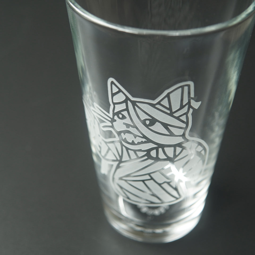 Mummy Cat Pint Glass - etched Halloween glassware