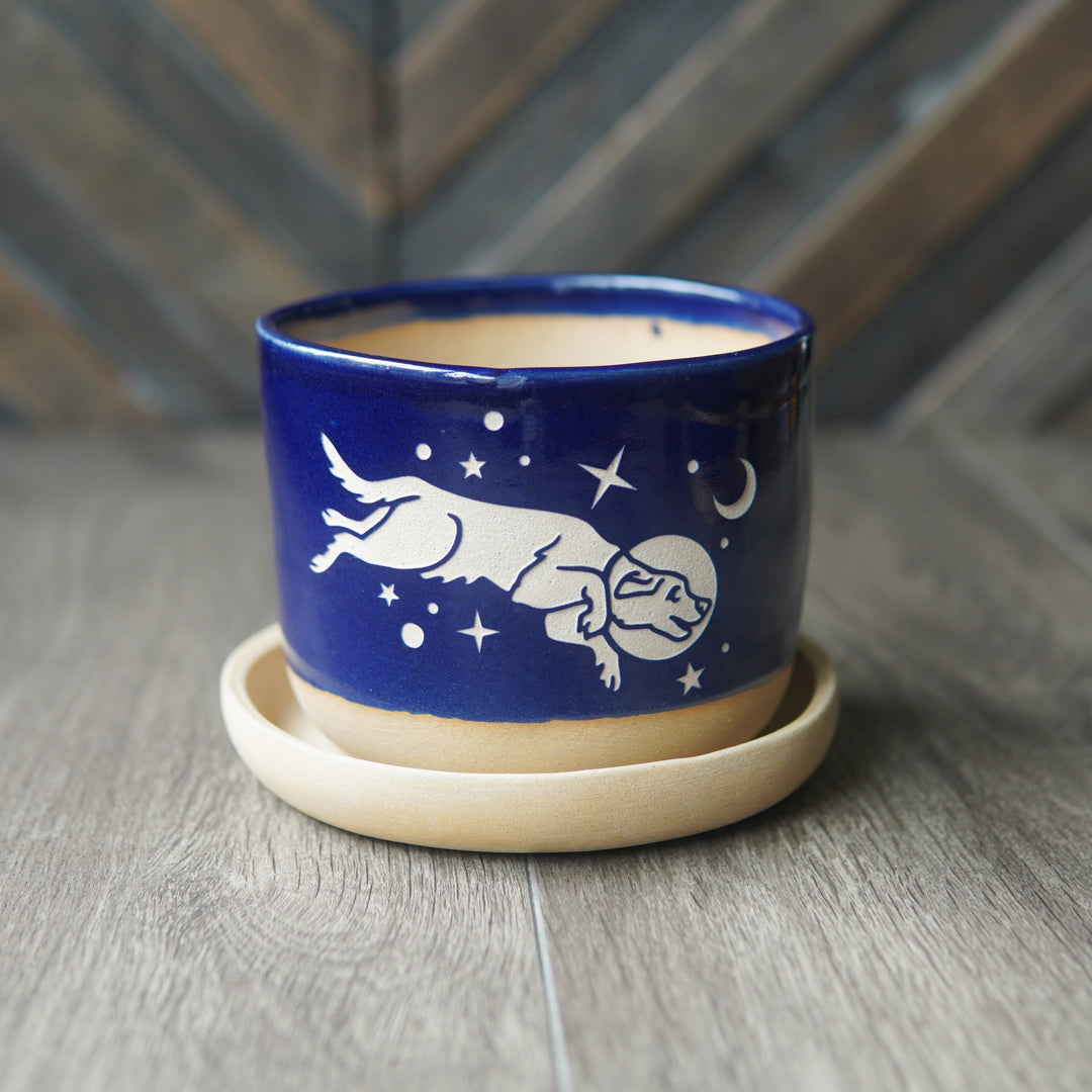 Space Dog Farmhouse Planter with Saucer