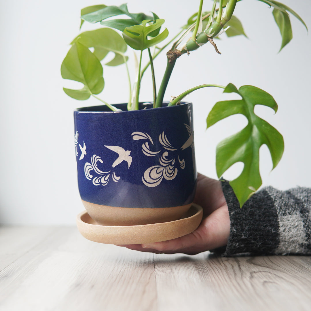 Birds Farmhouse Planter with Saucer