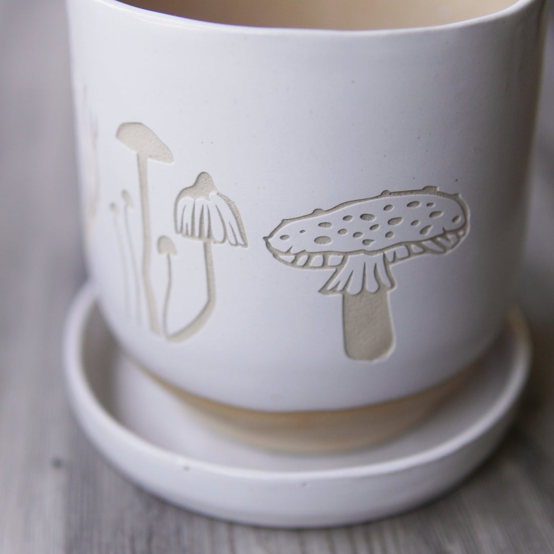 Mushrooms Farmhouse Planter with Saucer