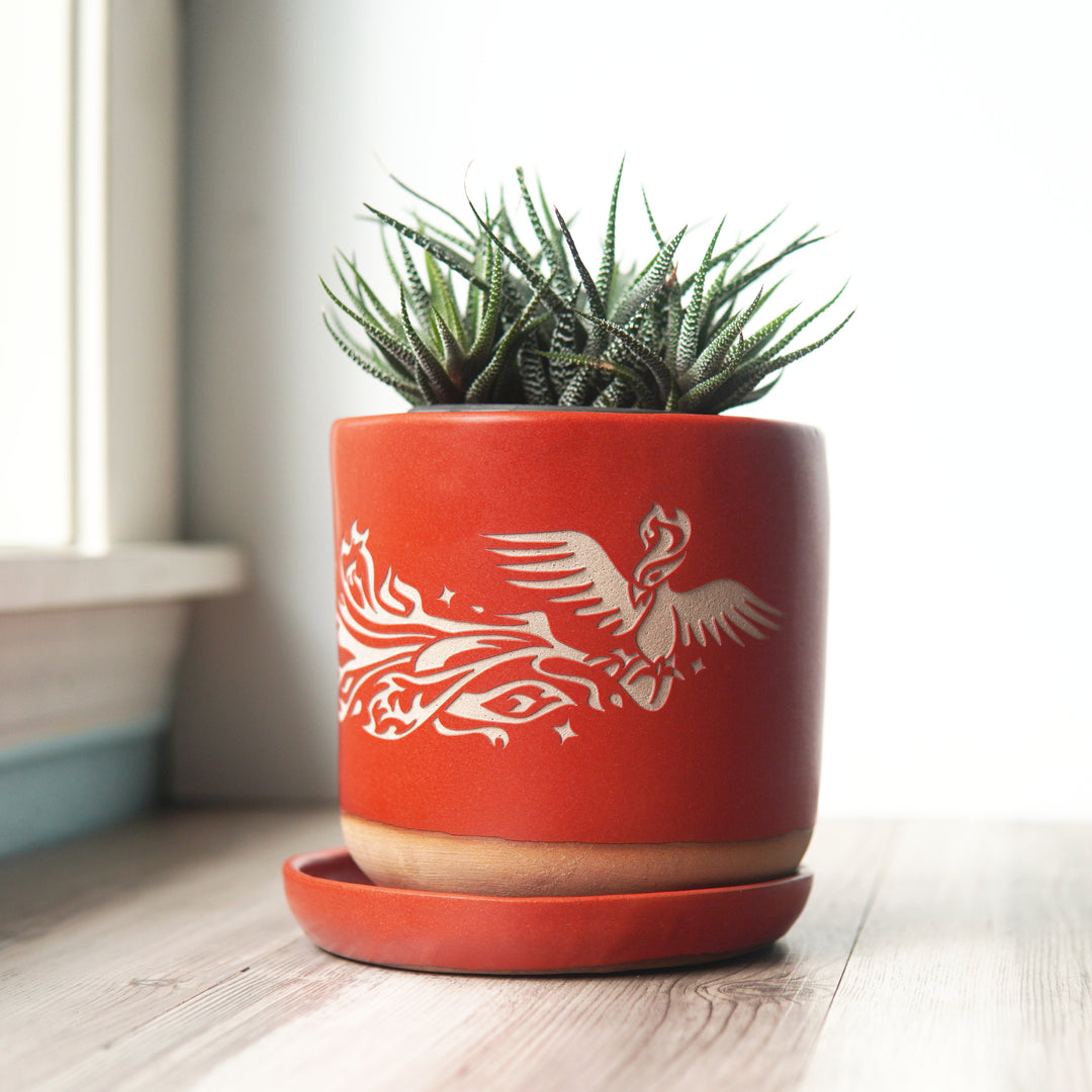 Phoenix Farmhouse Planter with Saucer