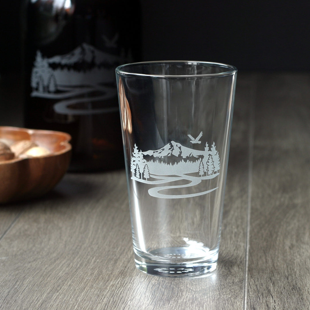 Mt Hood etched pint glass