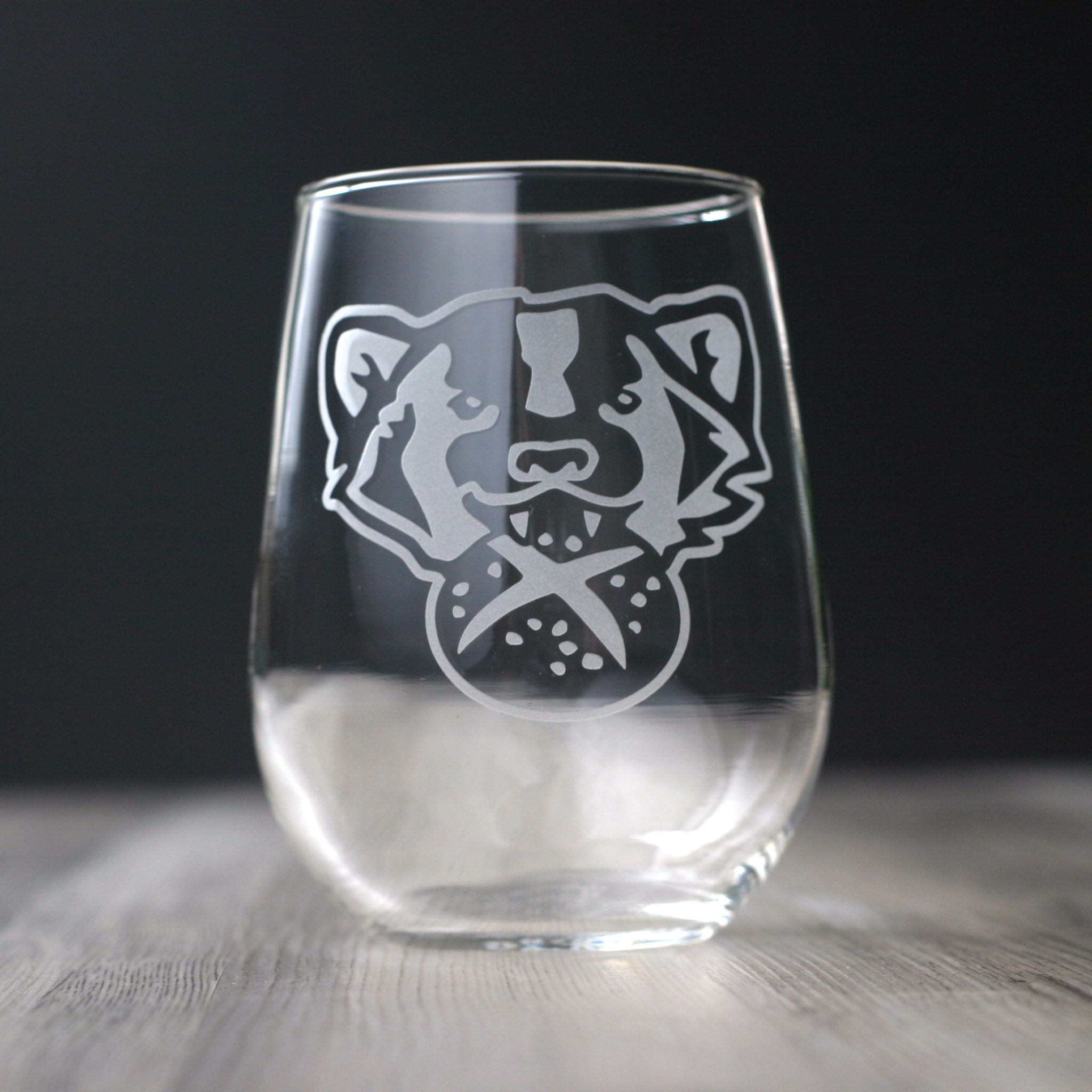 Badger eating a Pretzel Roll etched stemless wine glass